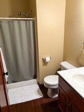 958 Parkland Dr in Chippewa Falls, WI - Foto de edificio - Building Photo