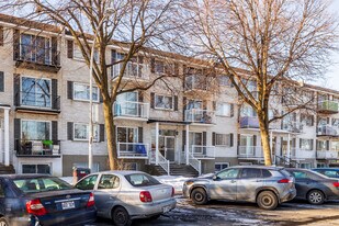 7790 Des Ormeaux Av in Montréal, QC - Building Photo