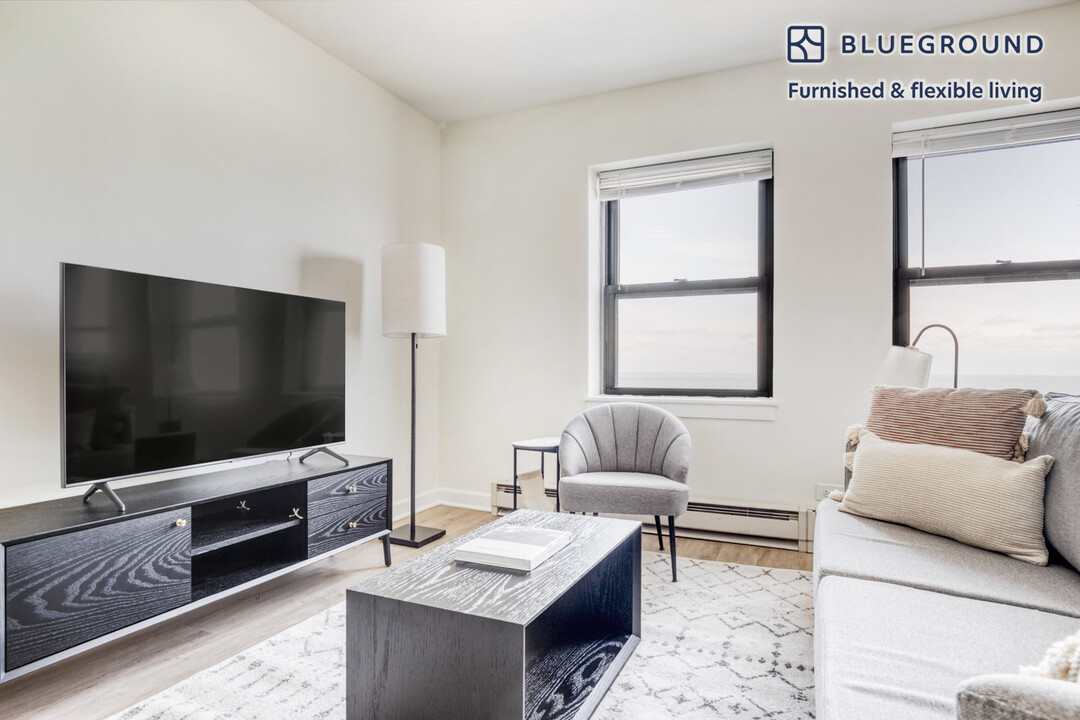 1400 N Lake Shore Dr, Unit FL15-ID554 in Chicago, IL - Building Photo