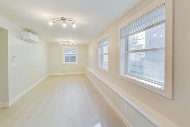 829 Warfield Ave in Oakland, CA - Building Photo - Building Photo
