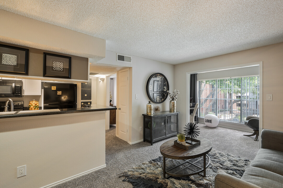 Chesapeake Apartments in Fort Worth, TX - Building Photo