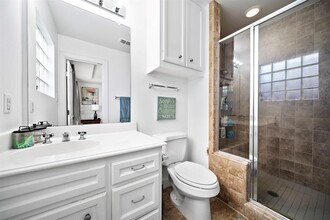 5941 E Loop in Houston, TX - Building Photo - Building Photo