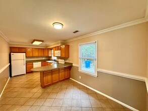 813 Gene Crescent in Chesapeake, VA - Building Photo - Building Photo