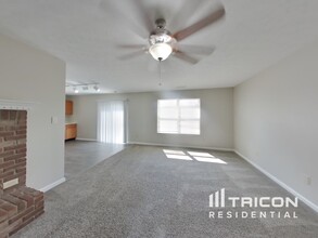 6916 N Karnes Dr in McCordsville, IN - Building Photo - Building Photo