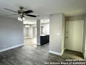 3606 Versailles Dr in San Antonio, TX - Building Photo - Building Photo