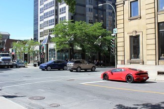 4175 Sainte-Catherine Rue O in Westmount, QC - Building Photo - Building Photo