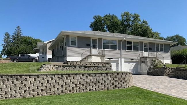 property at 3107 S 44th St