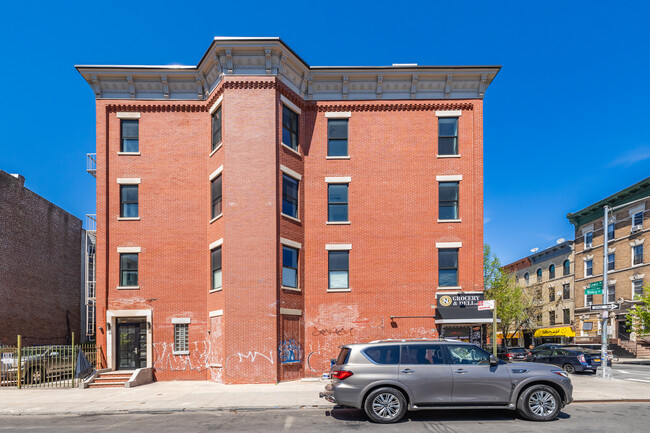 228 Lewis Ave in Brooklyn, NY - Building Photo - Building Photo