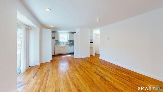 26 Sunset Terrace in Essex, CT - Building Photo - Building Photo