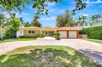 5200 Riviera Dr in Coral Gables, FL - Building Photo - Building Photo