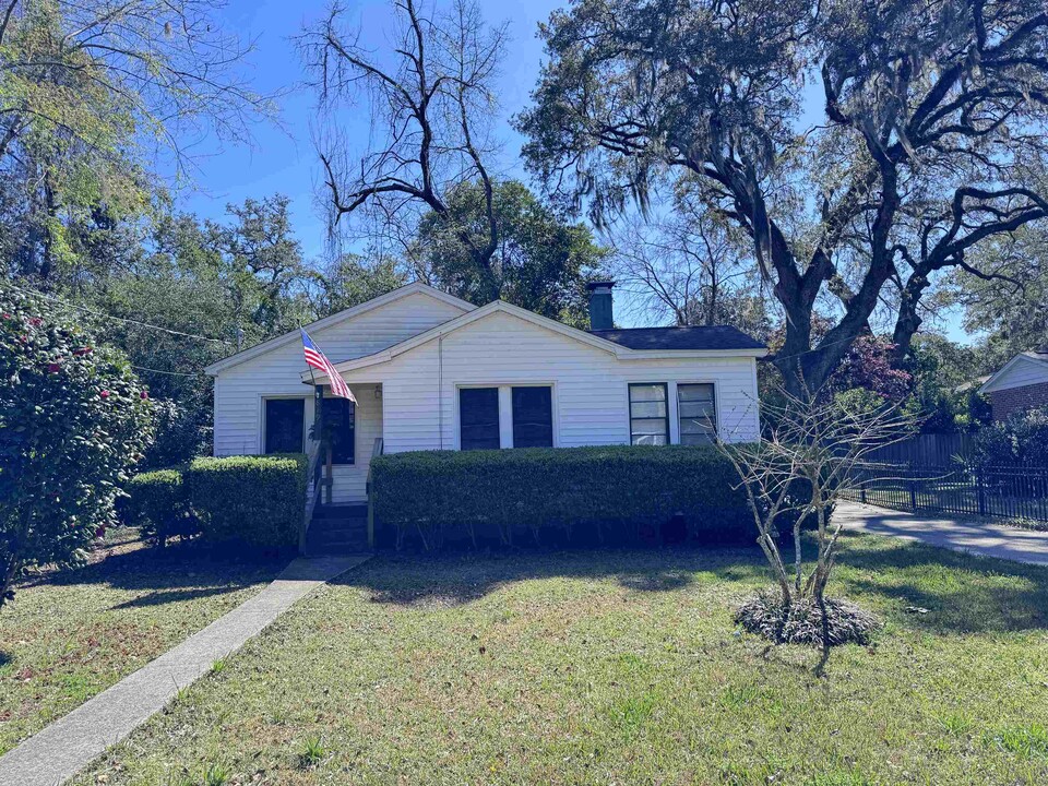 819 N Forest Dr in Tallahassee, FL - Building Photo