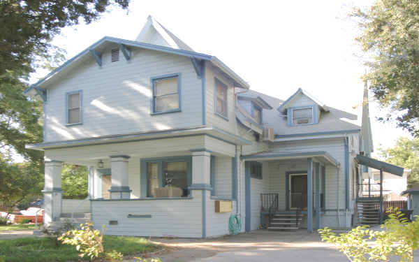 1107 N Commerce St in Stockton, CA - Building Photo