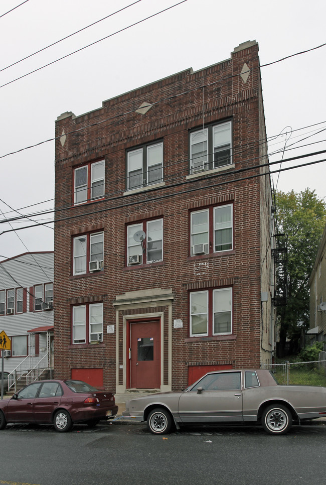 214 Seaview Ave in Jersey City, NJ - Building Photo - Building Photo