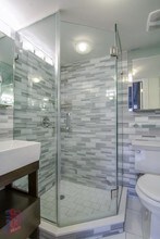 350 W 21st St in New York, NY - Building Photo - Building Photo