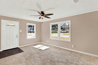 918 W Lang St in Alvin, TX - Building Photo - Building Photo