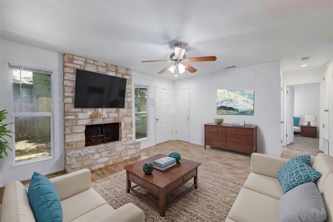703 Country Aire Dr in Round Rock, TX - Building Photo - Building Photo