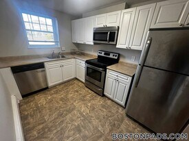 52 Mill St in Woburn, MA - Building Photo