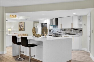 5706 Guava Dr in Tamarac, FL - Building Photo - Building Photo