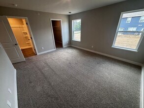 5136 Stable View Dr in Woodbury, MN - Foto de edificio - Building Photo