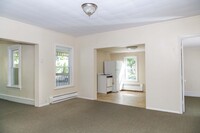 56 Drew St, Unit 1 in Burlington, VT - Foto de edificio - Building Photo