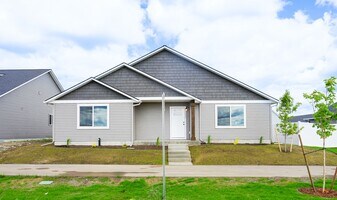 11577 Railway Ave in Rathdrum, ID - Building Photo