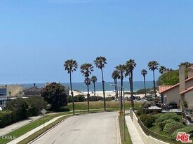 4510 Antigua Way in Oxnard, CA - Building Photo