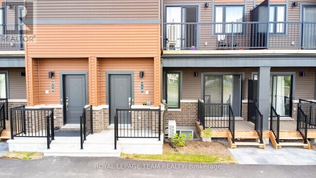518 Parnian Private in Ottawa, ON - Building Photo - Building Photo