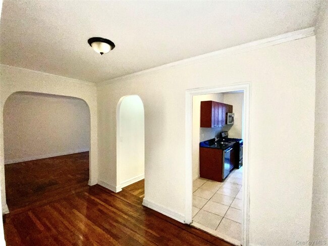 1 S Broadway in White Plains, NY - Building Photo - Building Photo