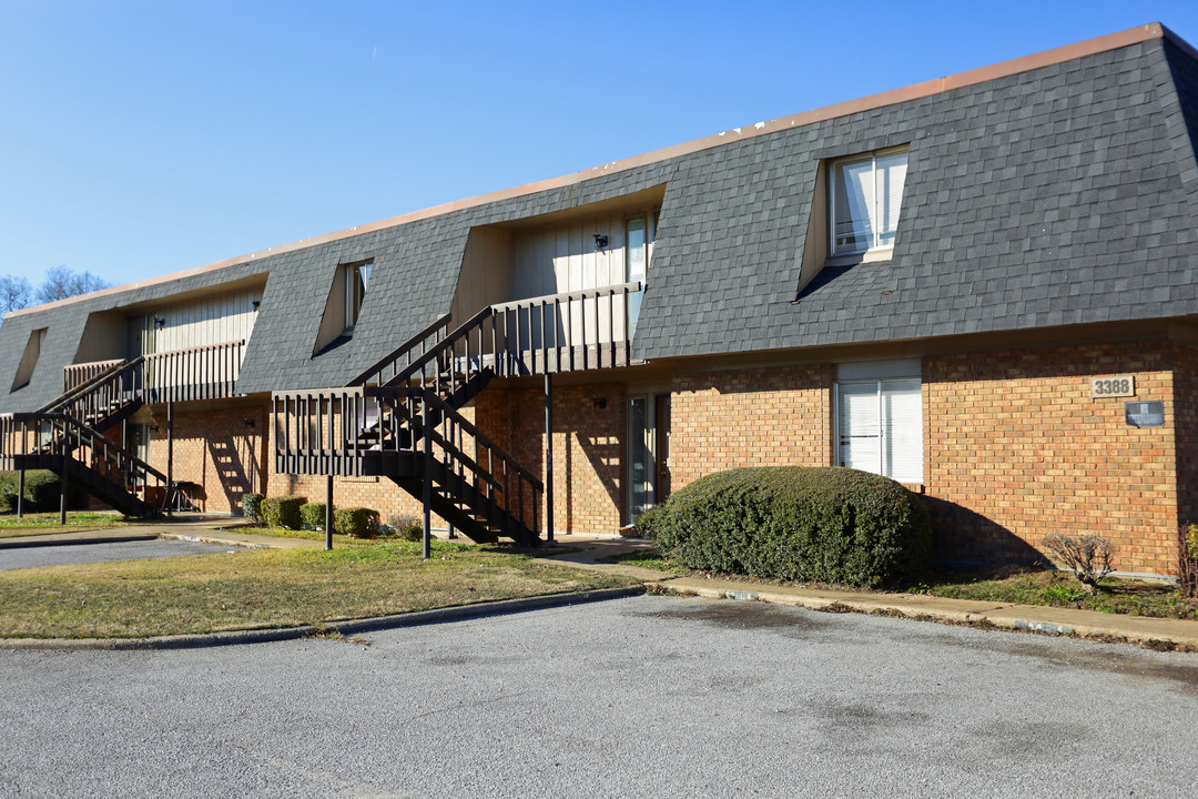 Camelot Apartments in Montgomery, AL - Building Photo