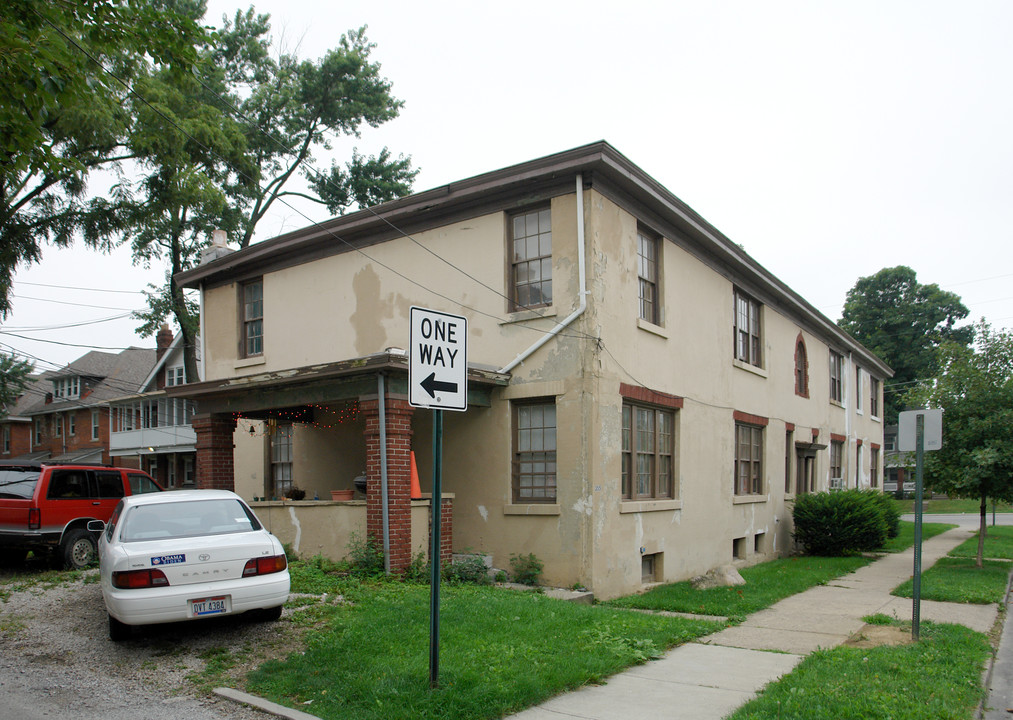 2188 Summit St in Columbus, OH - Foto de edificio