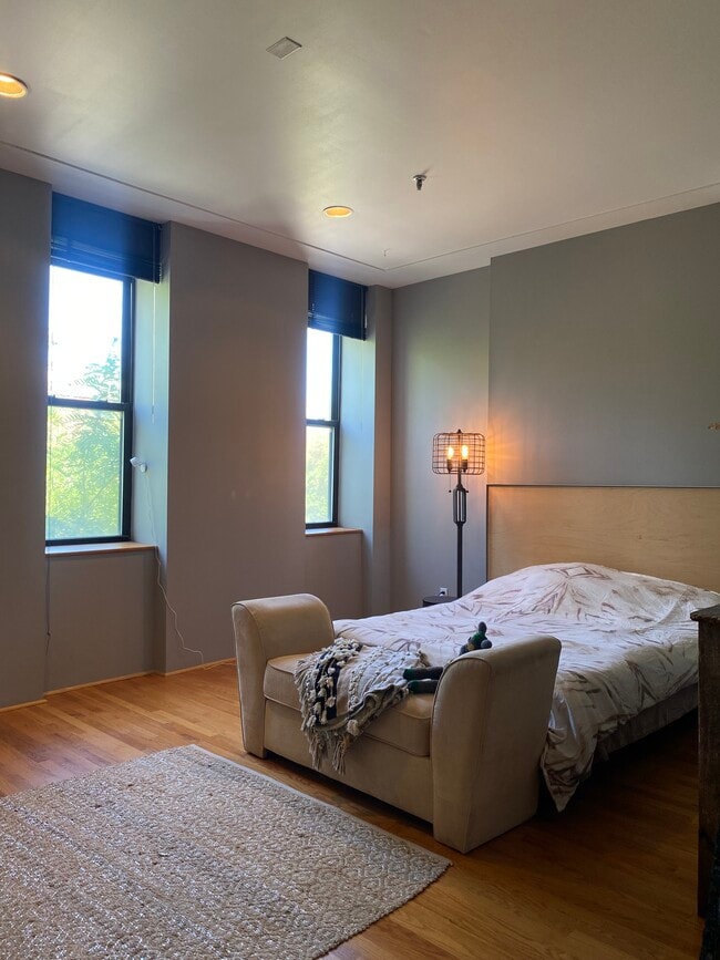 900 Hickory St, Unit 900 Hickory Unit 2F in St. Louis, MO - Foto de edificio - Building Photo