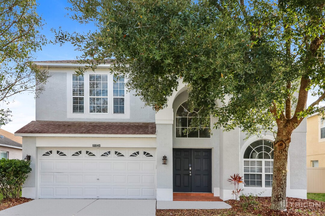 18840 Narimore Dr in Land O Lakes, FL - Foto de edificio