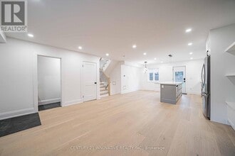 58 Carsbrooke Rd in Toronto, ON - Building Photo - Building Photo