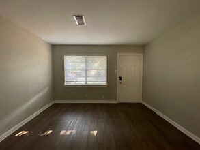 1329 Harrison Ln in Hurst, TX - Building Photo - Building Photo