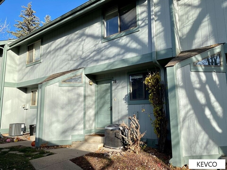 1610 Westbridge Dr in Fort Collins, CO - Building Photo