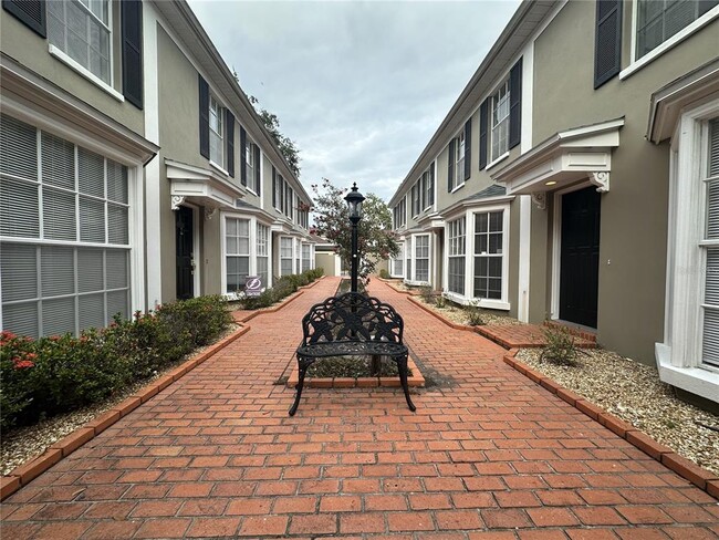 308 S Bungalow Park Ave in Tampa, FL - Building Photo - Building Photo
