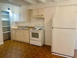 5914 Lago Vista Way in Lago Vista, TX - Building Photo - Building Photo