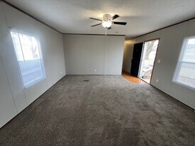 77 Peach St in Hopkinsville, KY - Building Photo