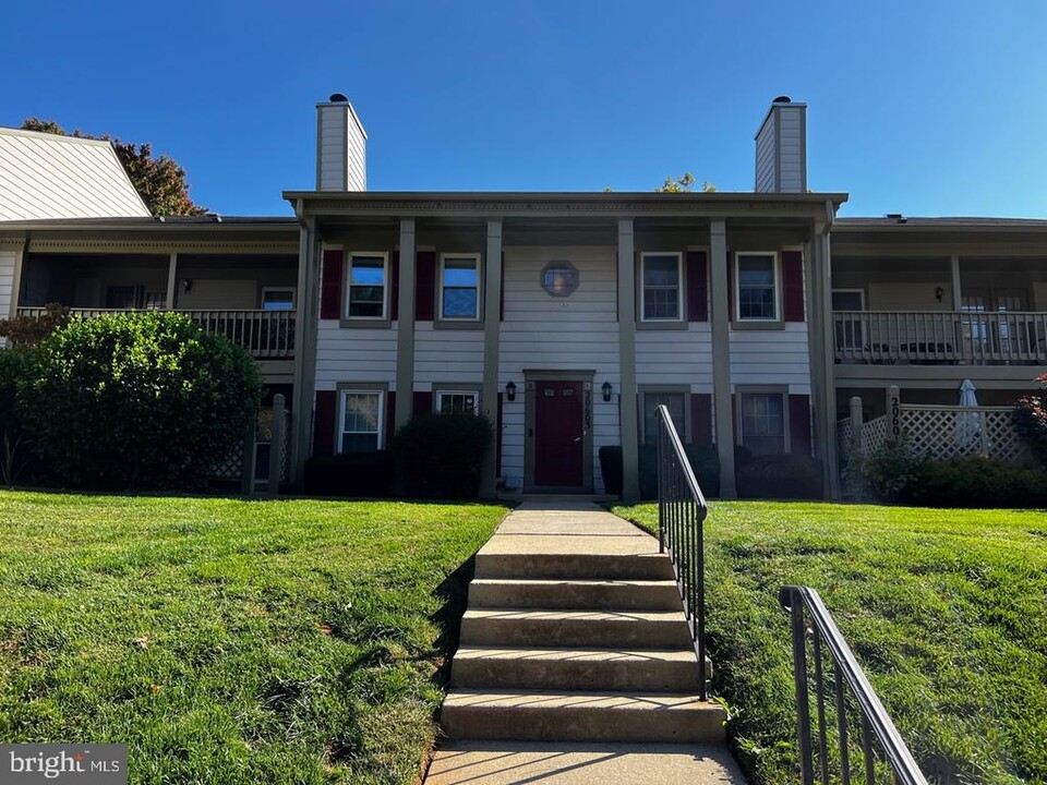 20605 Shadyside Way in Germantown, MD - Building Photo