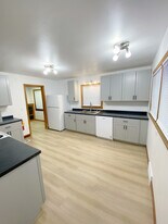 8009 University Ave in Cedar Falls, IA - Building Photo