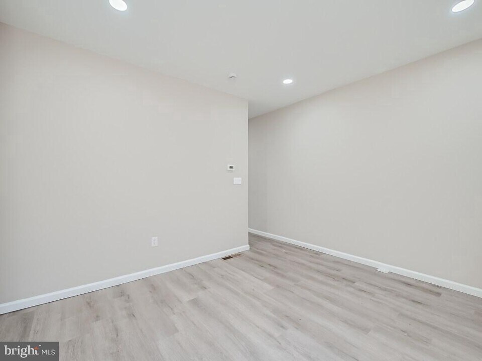 1324 W Pratt St in Baltimore, MD - Building Photo