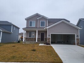 327 Hidden River E in Holly, MI - Building Photo