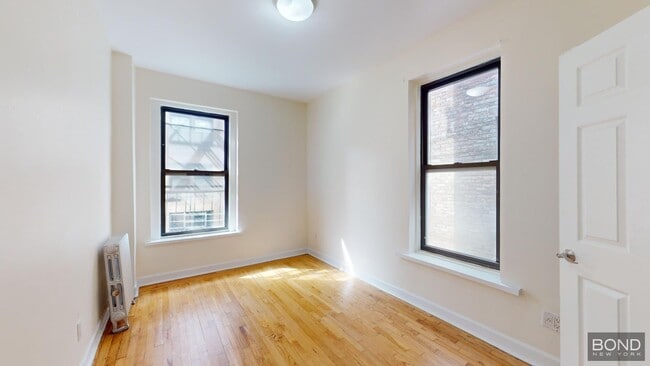 152-156 East 84th Street in New York, NY - Foto de edificio - Building Photo