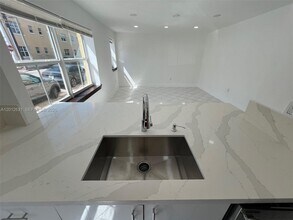 1308 Drexel Ave in Miami Beach, FL - Building Photo - Building Photo