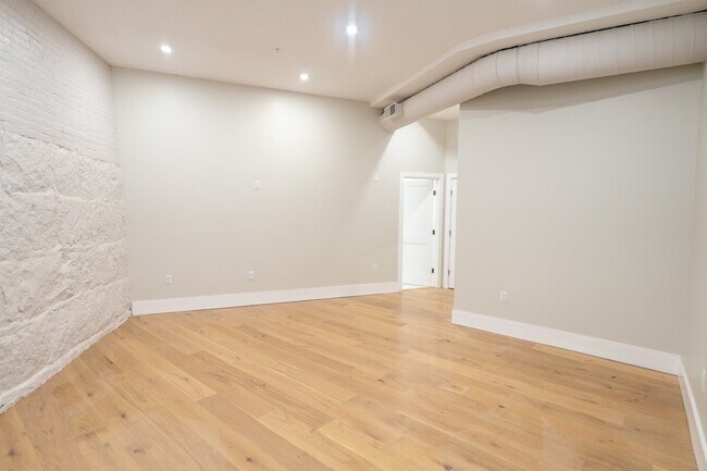 125 Brookline Ave, Unit 3