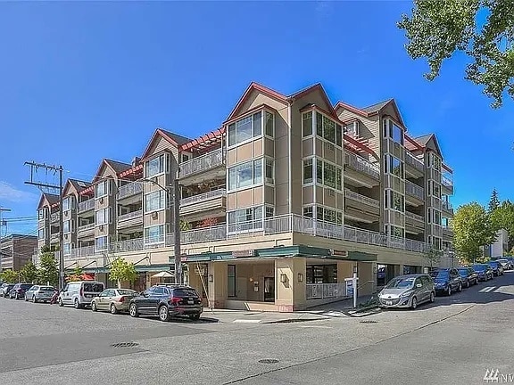 2425 33rd Ave W, Unit Bellagio Condo in Seattle, WA - Building Photo - Building Photo