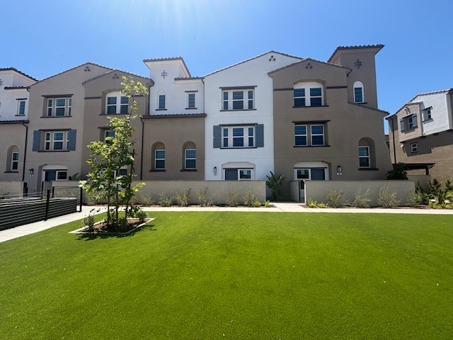 property at 552 Via San Felipe Via