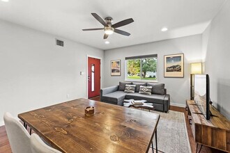 2015 Rabb Glen St in Austin, TX - Building Photo - Building Photo
