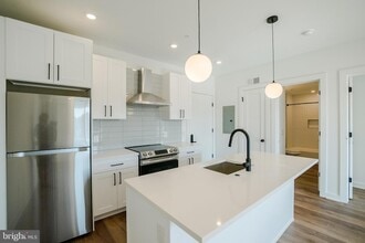 5904 Germantown Ave, Unit 405 in Philadelphia, PA - Building Photo - Building Photo