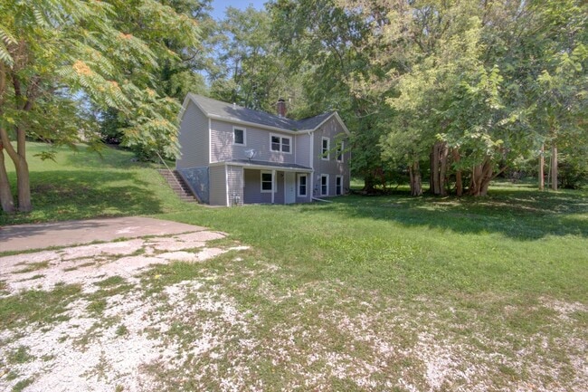 property at 516 W 10 1/2 St